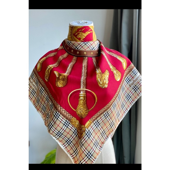 Burberry Accessories - Burberrys scarf